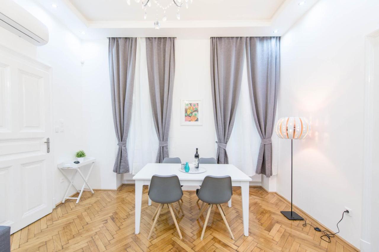 Dominik Apartment Budapeste Exterior foto